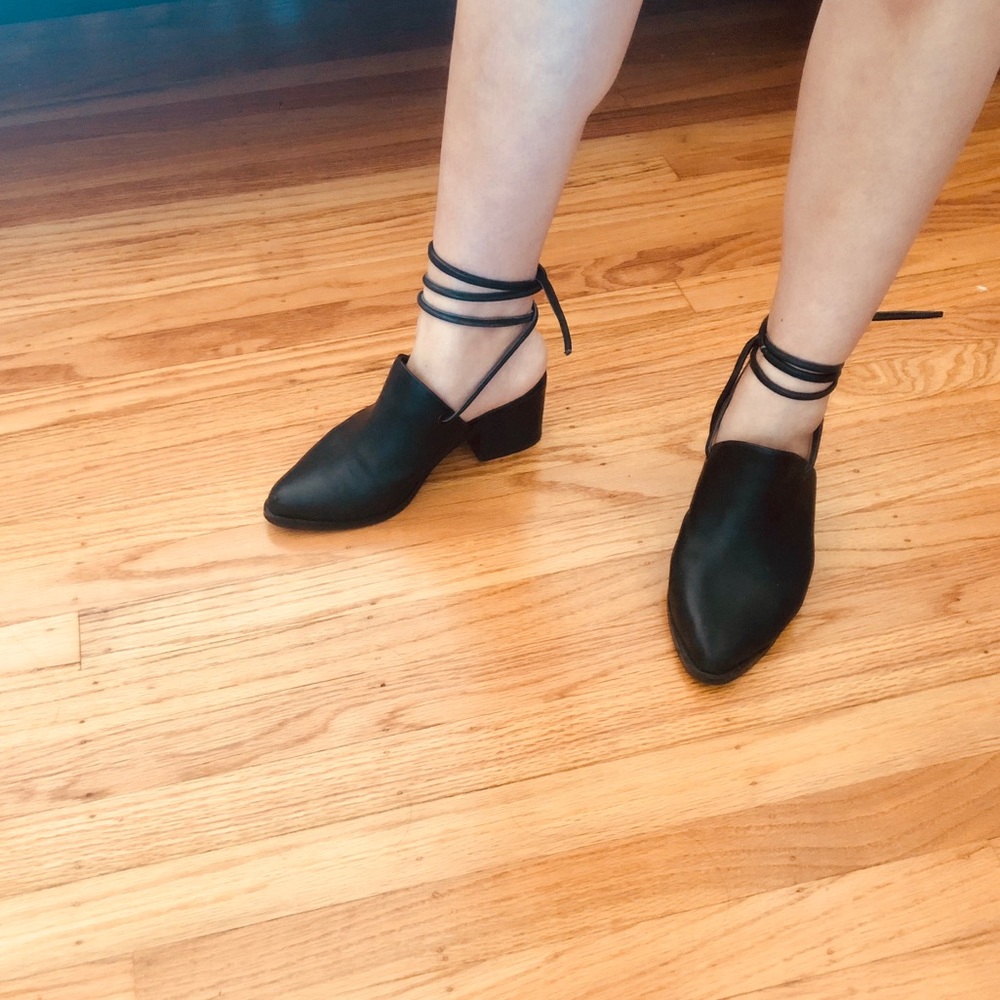 [SOLD] Intentionally Blank lace wrapped mules
